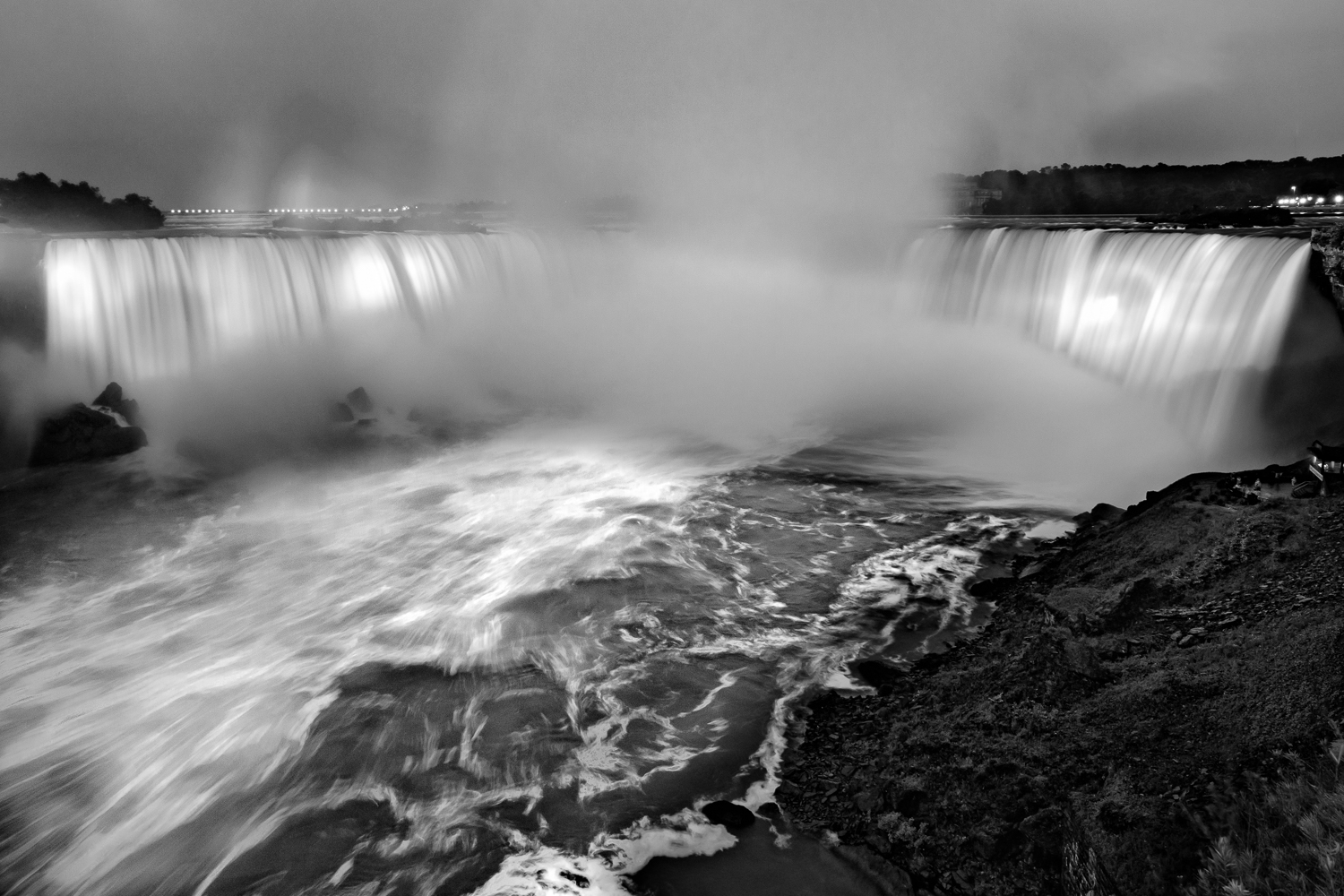 Niagara Falls - Light Show
